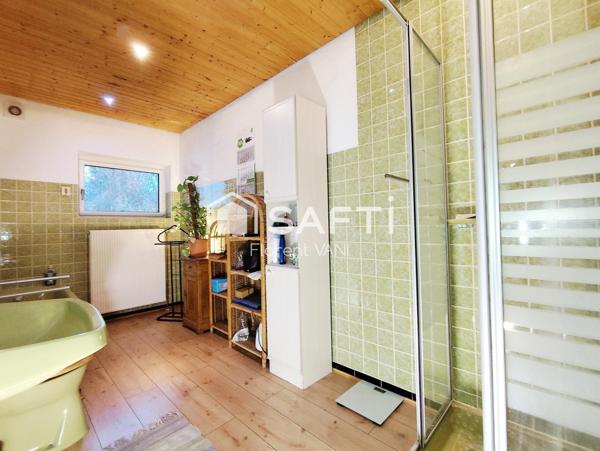 Maison de village avec grange