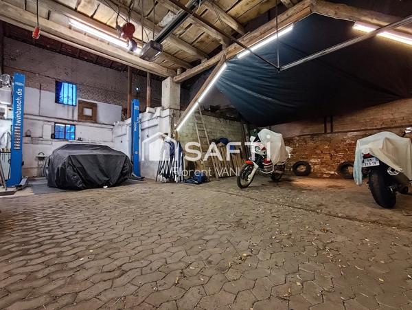 Maison de village avec grange