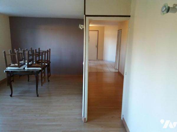 THIBERVILLE CENTRE VILLE IMMEUBLE DE RAPPORT 2 APPARTEMENTS LOUES