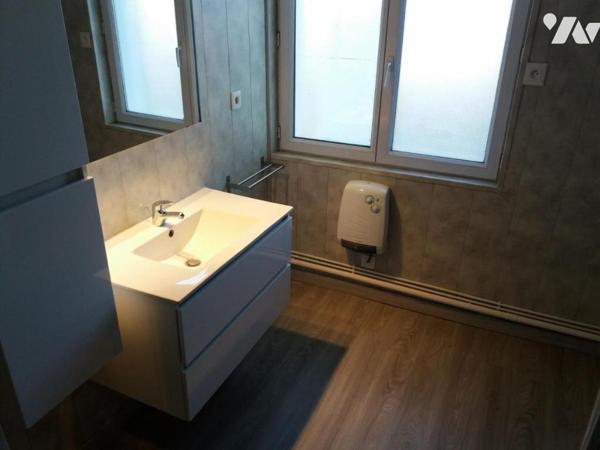 THIBERVILLE CENTRE VILLE IMMEUBLE DE RAPPORT 2 APPARTEMENTS LOUES