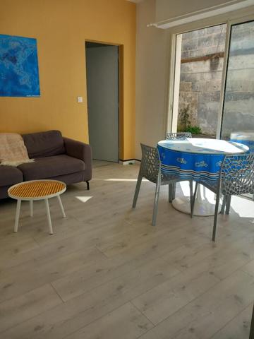 A LOUER Barrière de Begles  lumineux appartement  meublé de 3 pièces 50 m2