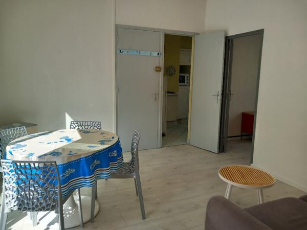 A LOUER Barrière de Begles  lumineux appartement  meublé de 3 pièces 50 m2