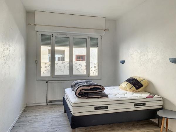 A LOUER Barrière de Begles  lumineux appartement  meublé de 3 pièces 50 m2