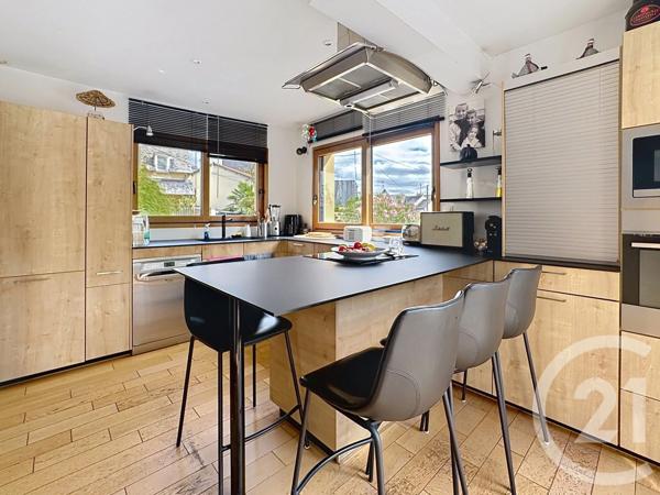 Maison à vendre  9 pièces - 210 m 2   RENNES  - 35