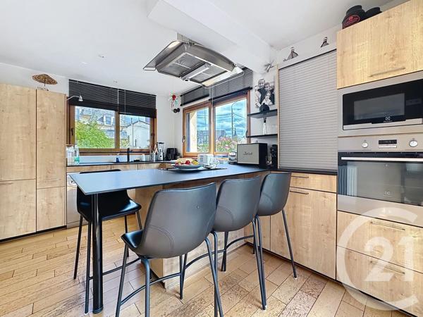 Maison à vendre  9 pièces - 210 m 2   RENNES  - 35