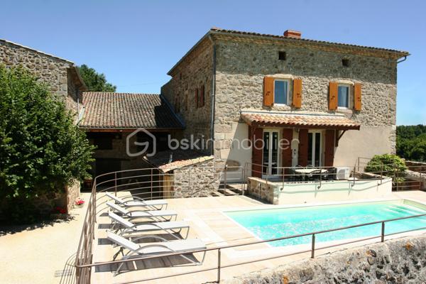 Maison en pierre de 265 m²