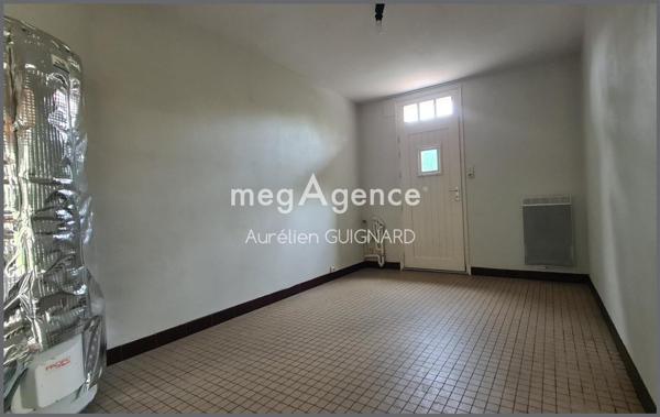 Maison à BRESSUIRE, 79300 - 10 pièces 151m²