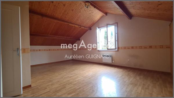 Maison à BRESSUIRE, 79300 - 10 pièces 151m²