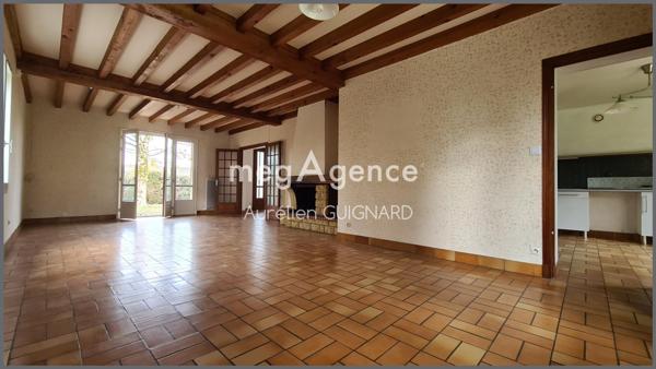 Maison à BRESSUIRE, 79300 - 10 pièces 151m²