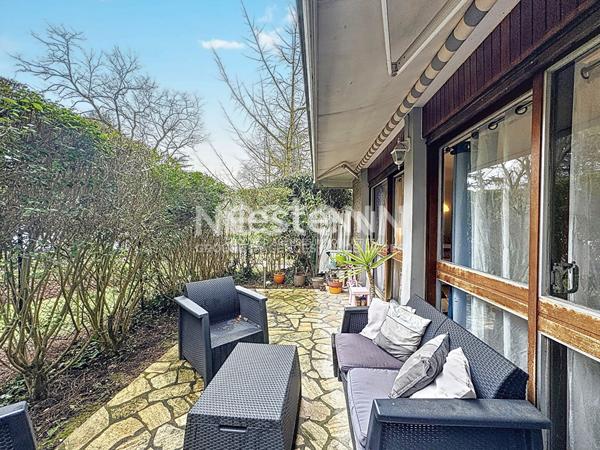 Appartement au Domaine de Bel Abord 3 pièces proches des commerces et du centre ville.