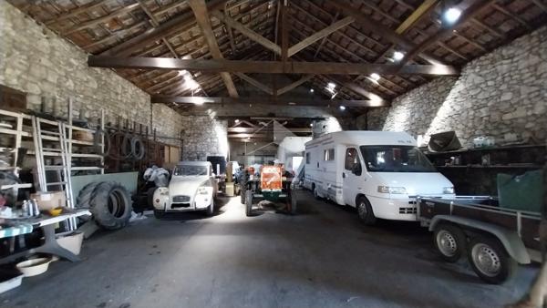 Grand garage / local pro ? 300 m² ? Proche centre-ville