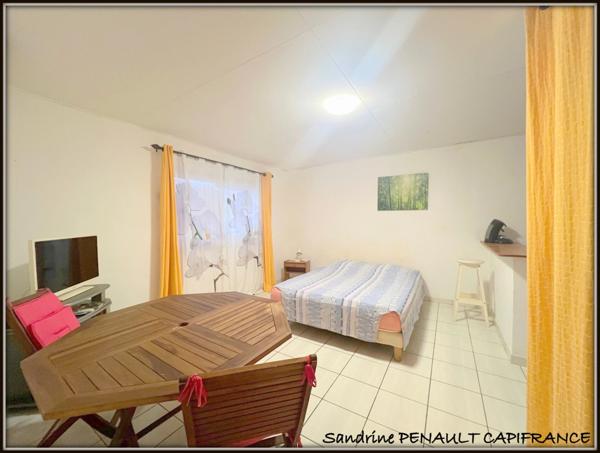 A VENDRE A KOUROU (97310) UNE MAGNIFIQUE PROPRIETE T7 DE 221 m² - TERRAIN DE 813 m²