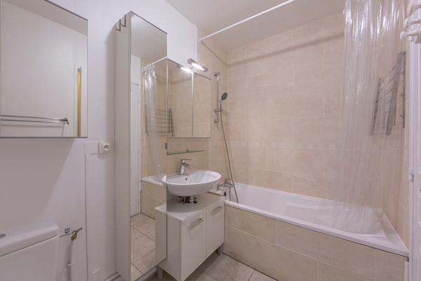 Appartement Rosny Sous Bois 1 pièce(s) 28.49 m2