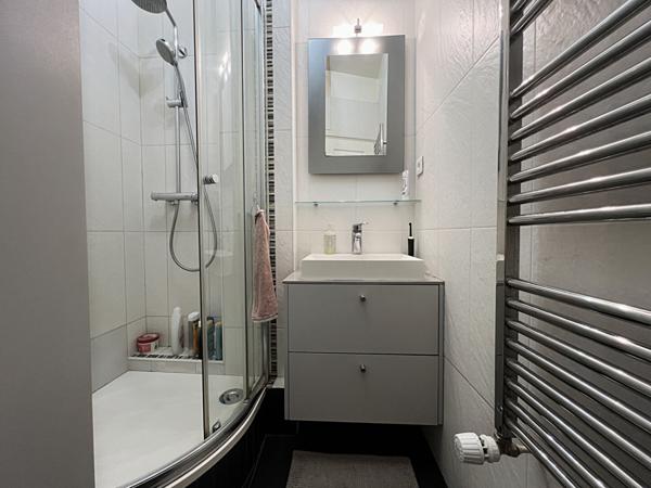 Charme, lumière et état impeccable 2 pièces coup de coeur