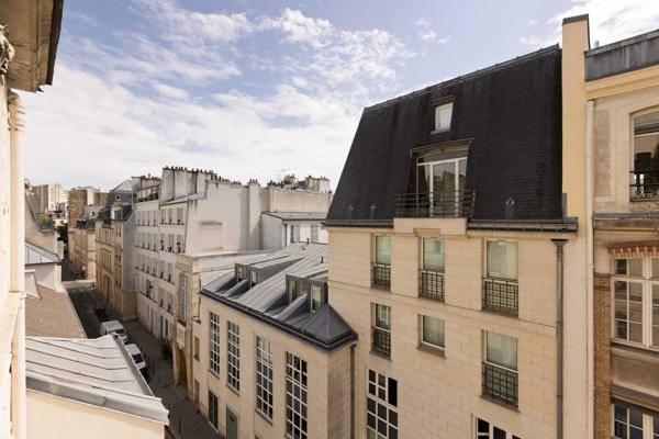 Paris 3 - Place des Vosges-Marais- Superbe deux-pièces de 62m²