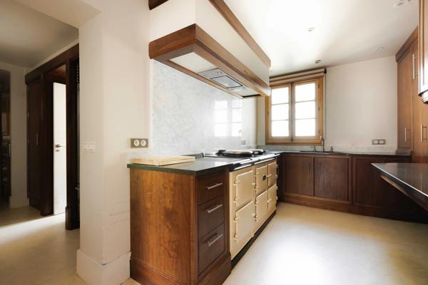 Paris 3 - Place des Vosges-Marais- Superbe deux-pièces de 62m²