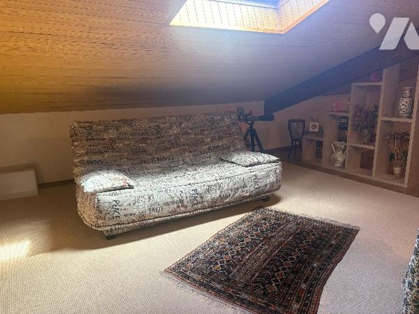 Magnifique villa de plus de 240m²avec un jardin paysager clos de 1500m²et piscine, poolhouse !