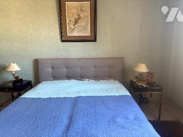 Magnifique villa de plus de 240m²avec un jardin paysager clos de 1500m²et piscine, poolhouse !