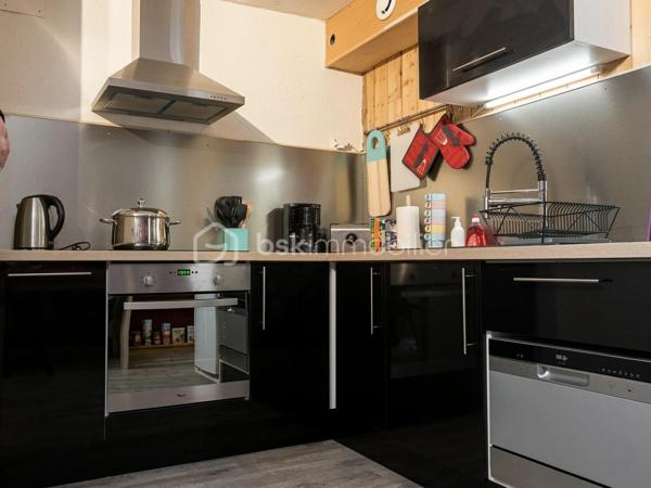 ❄️ Ski au Pied : T3 de 53 m² – Résidence Neige et Soleil
​Vivez l’expérience montagne sans compromis dans ce bel appartement situé au cœur de la station des Eaux-Bonnes / Gourette.
​✨ Les points forts du bien :
​Emplacement exceptionnel : Situé au rez-de-chaussée de la résidence Neige et Soleil, profitez d'un accès direct aux pistes à quelques minutes à pied. Sortez, chaussez, glissez !
​Espace de vie convivial : Une lumineuse pièce de vie avec une cuisine équipée ouverte sur le séjour, idéale pour partager des moments chaleureux après une journée au grand air.
​Côté nuit : Deux chambres confortables pour accueillir famille et amis dans une ambiance cocooning.
​Aspect pratique : L'appartement dispose d'une salle d'eau, d'un WC indépendant et d'une buanderie privée (un véritable luxe en station pour stocker et sécher votre matériel).
​📋 Caractéristiques techniques :
​Surface : 53 m²
Vendu entièrement meublé
​Étage : Rez-de-chaussée (accès facile, pas d'ascenseur à attendre !)
​Composition : Séjour/Cuisine, 2 Chambres, Salle d'eau, Buanderie, WC.
​Localisation : Eaux-Bonnes, Pied des pistes.

​Que ce soit pour un pied-à-terre familial ou un investissement locatif à forte rentabilité, cet appartement combine emplacement n°1 et agencement fonctionnel.

​Envie de visiter ce cocon au sommet ?
Contactez-moi dès maintenant pour plus d'informations ou pour organiser une visite.