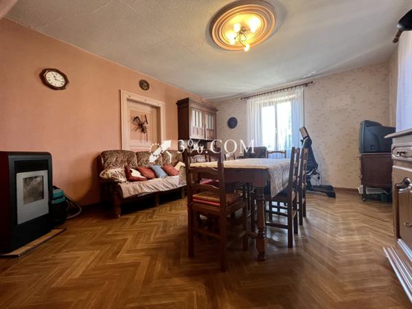 3%COM - CORPS DE FERME AVEC DÉPENDANCES, GARAGE ET JARDIN SUR 24 ARES. Gundershoffen (67110)