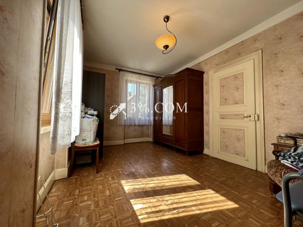 3%COM - CORPS DE FERME AVEC DÉPENDANCES, GARAGE ET JARDIN SUR 24 ARES. Gundershoffen (67110)