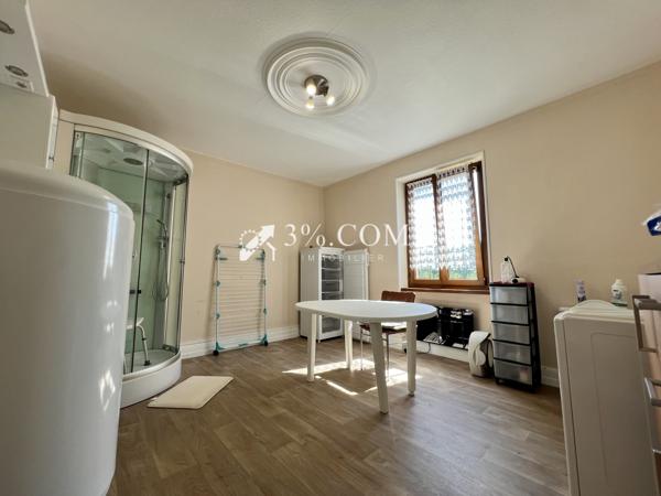 3%COM - CORPS DE FERME AVEC DÉPENDANCES, GARAGE ET JARDIN SUR 24 ARES. Gundershoffen (67110)