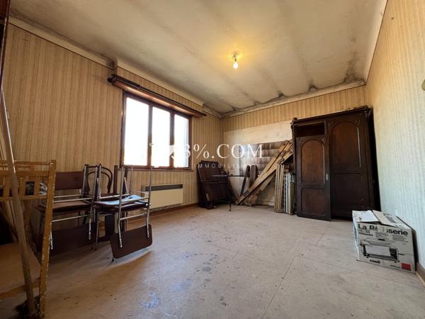 3%COM - CORPS DE FERME AVEC DÉPENDANCES, GARAGE ET JARDIN SUR 24 ARES. Gundershoffen (67110)