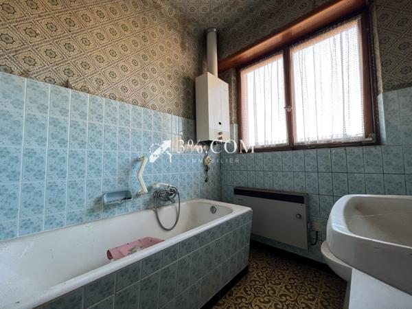 3%COM - CORPS DE FERME AVEC DÉPENDANCES, GARAGE ET JARDIN SUR 24 ARES. Gundershoffen (67110)