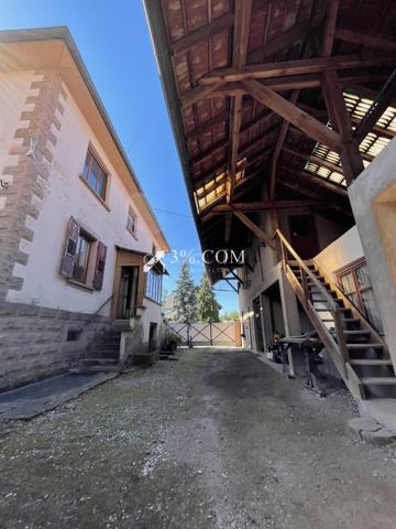 3%COM - CORPS DE FERME AVEC DÉPENDANCES, GARAGE ET JARDIN SUR 24 ARES. Gundershoffen (67110)