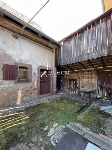 3%COM - CORPS DE FERME AVEC DÉPENDANCES, GARAGE ET JARDIN SUR 24 ARES. Gundershoffen (67110)