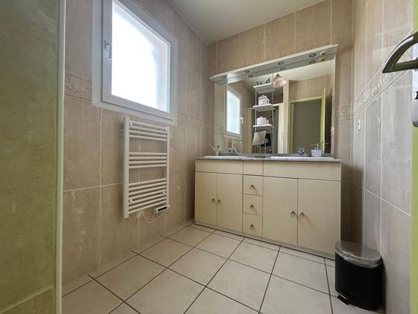 Saint Sulpice De Royan 6 pièces 215 m2 sur 1100 m² de terrain et appartement 3 pièces Saint sulpice de royan