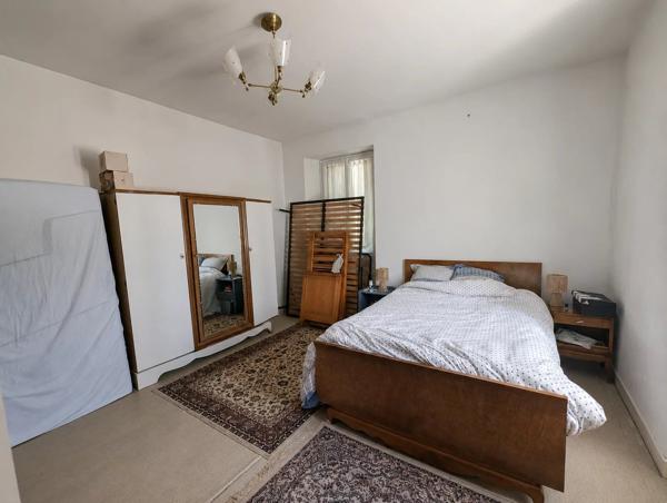 Vente                                                      Maison
                        
                     3 pièces                      98 m2                     à Dégagnac
