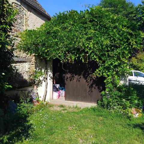 Vente                                                      Maison
                        
                     3 pièces                      98 m2                     à Dégagnac