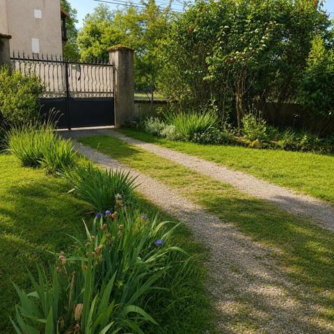 Vente                                                      Maison
                        
                     3 pièces                      98 m2                     à Dégagnac