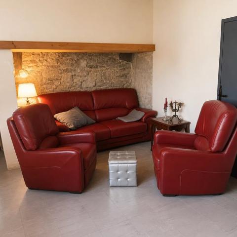 Vente                                                      Maison
                        
                     3 pièces                      98 m2                     à Dégagnac