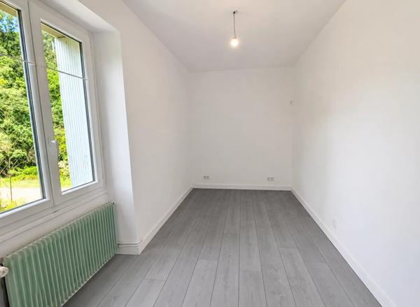 Vente                                                      Maison
                        
                     3 pièces                      98 m2                     à Dégagnac