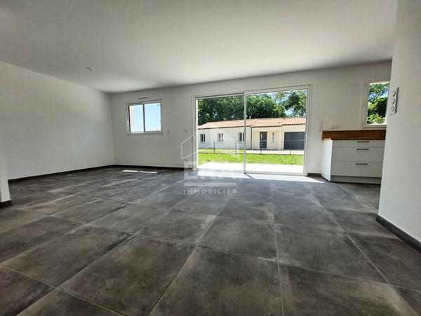 MAISON NEUVE BREUILLET  -PLAIN -PIEDS- PROCHE CENTRE-VILLE