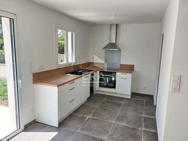 MAISON NEUVE BREUILLET  -PLAIN -PIEDS- PROCHE CENTRE-VILLE