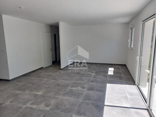 MAISON NEUVE BREUILLET  -PLAIN -PIEDS- PROCHE CENTRE-VILLE