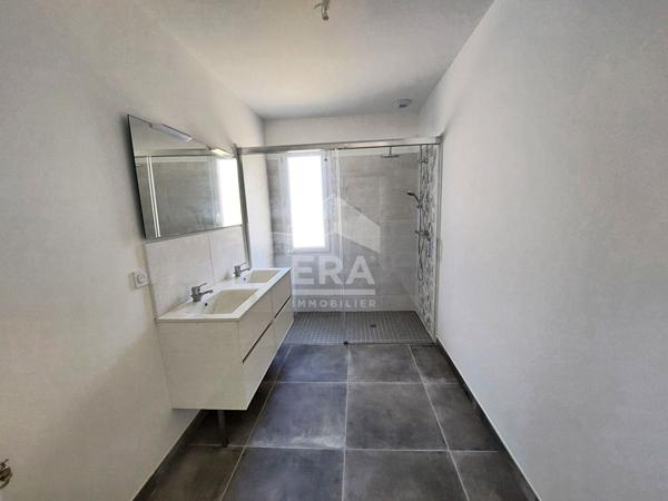 MAISON NEUVE BREUILLET  -PLAIN -PIEDS- PROCHE CENTRE-VILLE