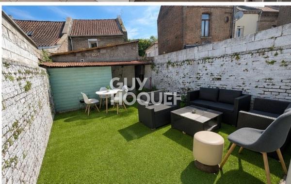 SAINT MAURICE - IMMEUBLE D'ENVIRON 110M2 AVEC COMPTEUR INDIVIDUELS
