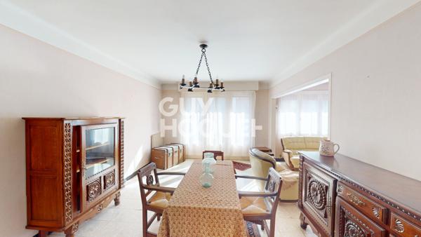 Maison traditionnelle 5 chambres à vendre à Péronne, proche écoles et centre-ville