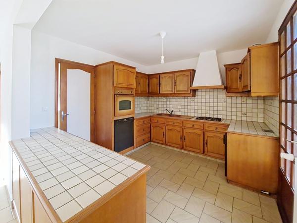 À vendre - Maison individuelle, 4 pièces située à Montval-sur-Loir (72500)