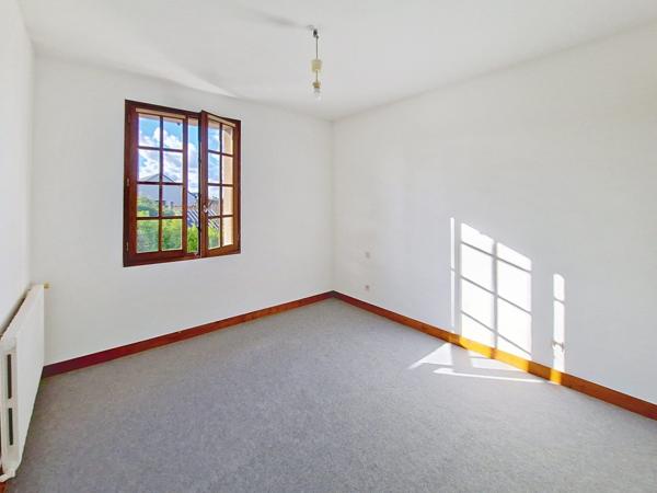 À vendre - Maison individuelle, 4 pièces située à Montval-sur-Loir (72500)