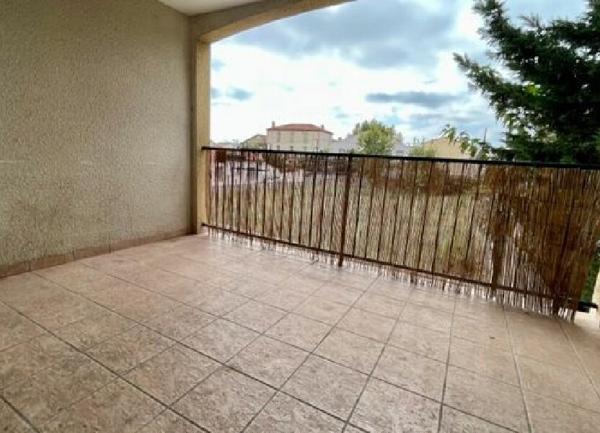 Appartement à louer    2 pièces •  Bages