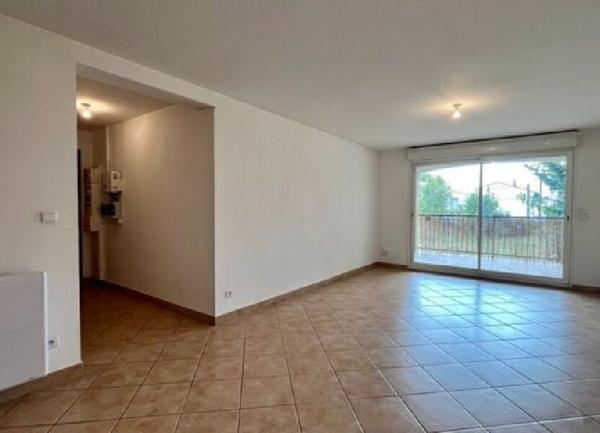 Appartement à louer    2 pièces •  Bages