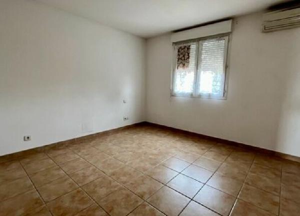 Appartement à louer    2 pièces •  Bages