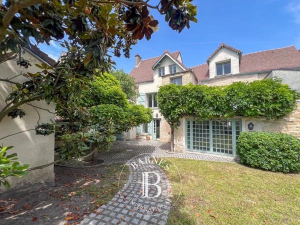 Le Mesnil-le-Roi, Maison 5 Chambres -  241 m² à vendre