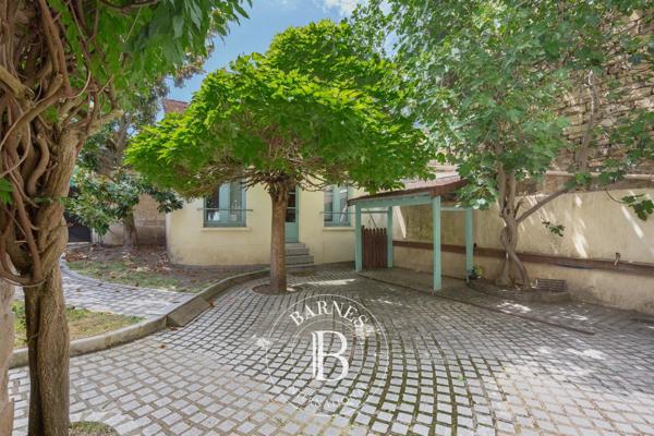 Le Mesnil-le-Roi, Maison 5 Chambres -  241 m² à vendre