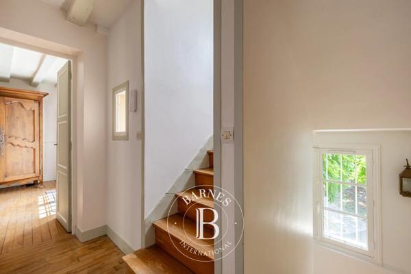 Le Mesnil-le-Roi, Maison 5 Chambres -  241 m² à vendre